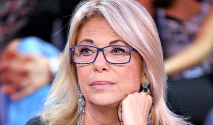 Rita Dalla Chiesa: "Derubata da un venditore ambulante mentre compravo rose al cimitero"