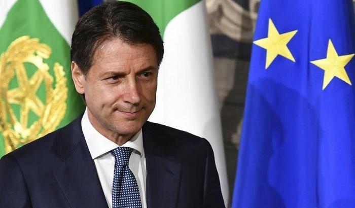 Conte rettifica le parole di Arcuri: "Immuni sarà volontaria, nessun pregiudizio per chi non la scarica"