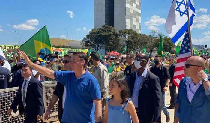 Comunità indigene sotto attacco: un giudice ordina a Bolsonaro di proteggere gli indios