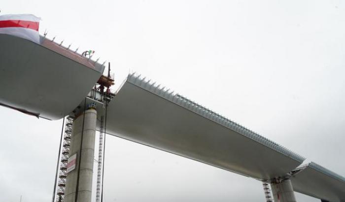 La rabbia del comitato delle vittime del Ponte Morandi: "Presi in giro tutti gli italiani"