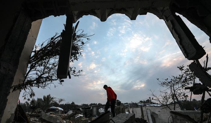 Foto scattata dopo un bombardamento nella Striscia