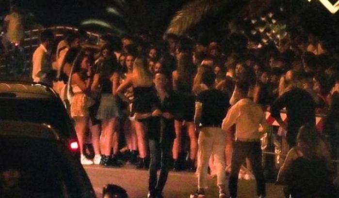 Oltre 500 ragazzi a rischio contagio per una serata in discoteca a Pietrasanta