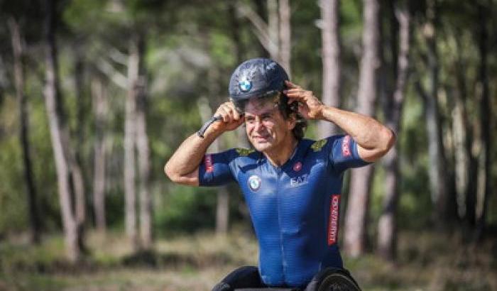 Dall'ospedale buone notizie su Alex Zanardi: "Miglioramenti significativi"