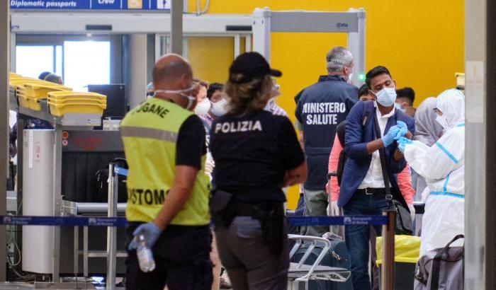 Il Lazio accusa: "Il non rispetto delle regole in Sardegna rischia di far esplodere una bomba virale"