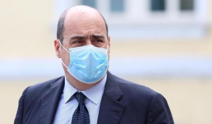 L'appello di Zingaretti ai negazionisti: "Fermate questa follia, rispettate vittime e famiglie"