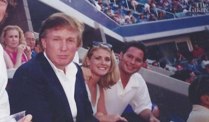 Una foto del 1997 con Trump e Amy Dorris