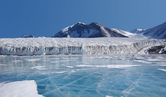 Le nuove immagini spaventose dai satelliti: i ghiacciai in Antartide stanno crollando