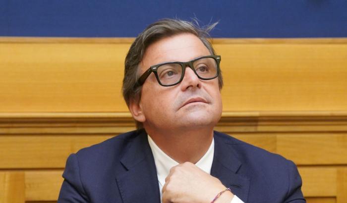 Calenda contro Di Maio: "Chiedeva di mettere Mattarella in stato d'accusa"