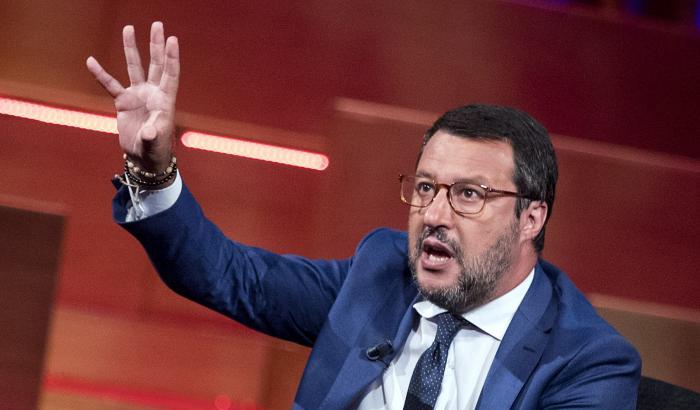 Salvini cavalca il complottismo: "Con la lotteria degli scontrini ci vogliono controllare"