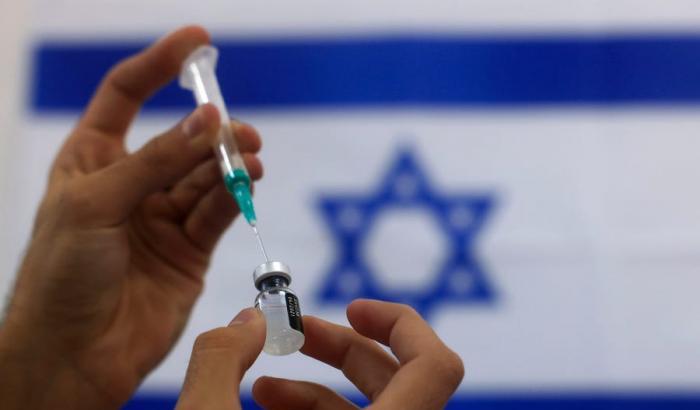 Israele accusa Pfizer: il vaccino è meno efficace di quanto dichiarato