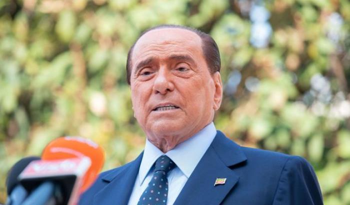 Ruby ter, processo sospeso: Berlusconi ancora ricoverato per 'strascichi del Covid'