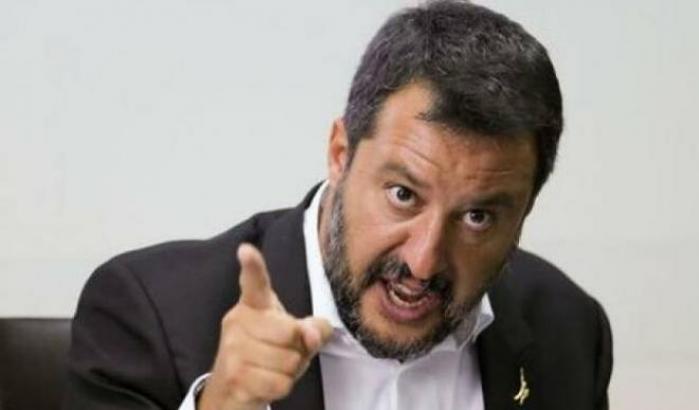 Speranza vuole salvare vite e Salvini lo attacca ancora: "Vede solo rosso"