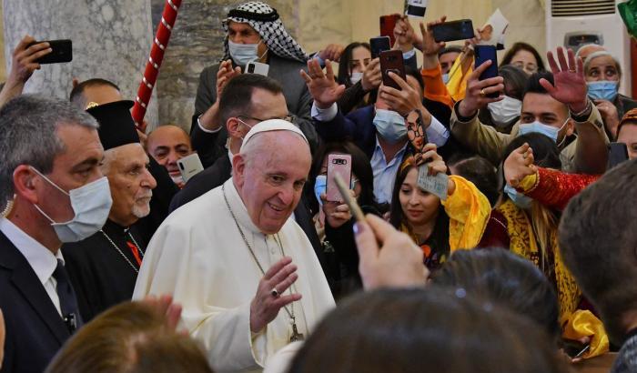 Il monito del Papa a Qaraqosh: "No al terrorismo, bisogna perdonare e lottare"