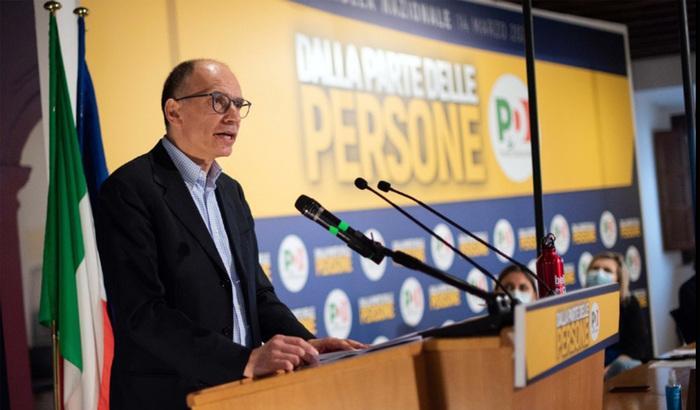 Letta non cede alle pressioni di Renzi (e di Marcucci): "Sul ddl Zan si va avanti. Punto"