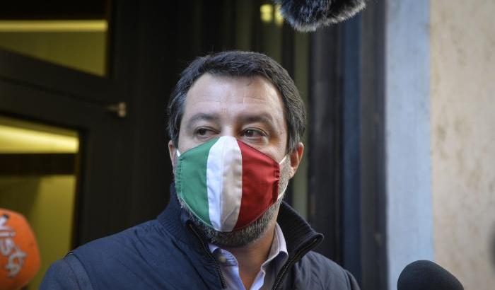 Salvini continua a polemizzare sulle riaperture: "Fiducia in Speranza? Ho fiducia in Draghi"