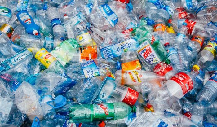 Il ministro Cingolani sulla direttiva europea sulla plastica monouso: "È assurda"