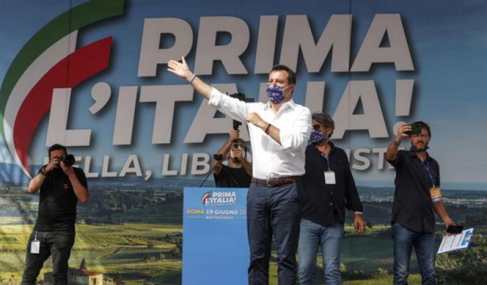 La Lega in piazza a Roma (ladrona): "Basta gelosie, ora unire il centro-destra"