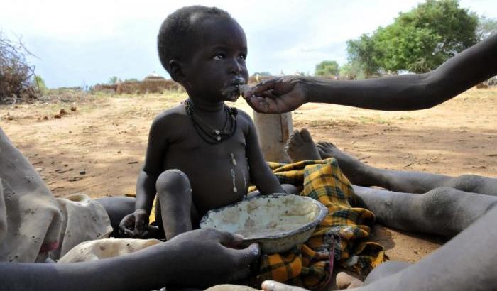 Pianeta mondo, ne uccide più la fame che il Covid: il prezioso rapporto di Oxfam