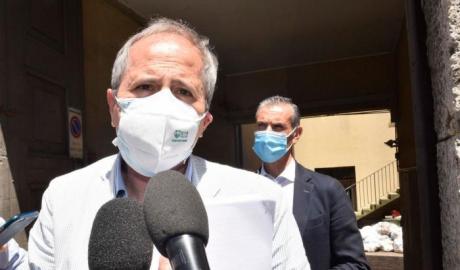 Crisanti: "Io no vax? Non scherziamo, ho solo detto di aspettare 15 per i vaccini dei bambini"