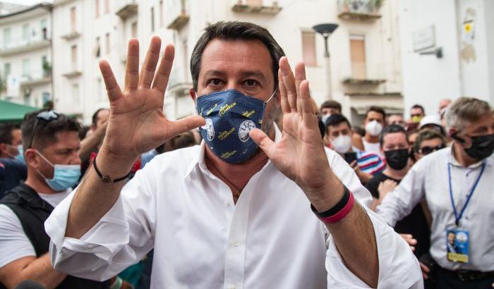 Salvini circondato nel partito, dà segni di nervosismo: "Qualche leghista parli di meno..."