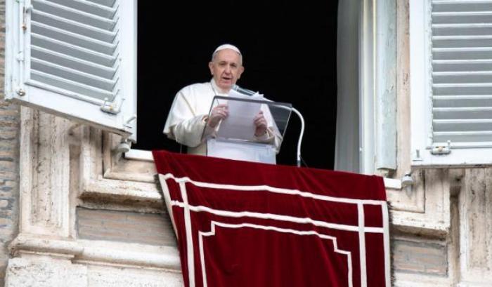 Il messaggio di Francesco: "Vaccinarsi è un atto d'amore e serve a prenderci cura gli uni degli altri"