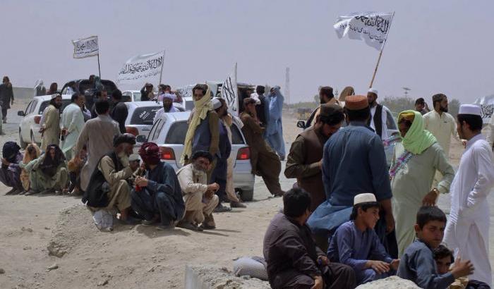 Per gli afghani è solo l'ultimo degli esodi: la fuga dal loro paese dura ormai da 50 anni