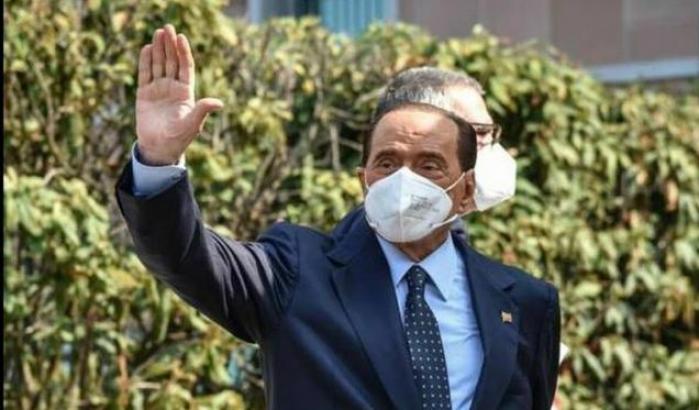 Silvio Berlusconi nuovamente ricoverato e dimesso dal San Raffaele: preoccupa il post-Covid