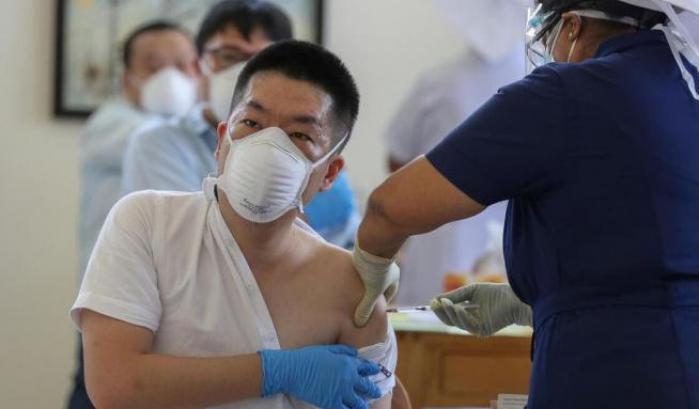Due miliardi le dosi di vaccino somministrate in Cina: oltre la metà della popolazione è immunizzata
