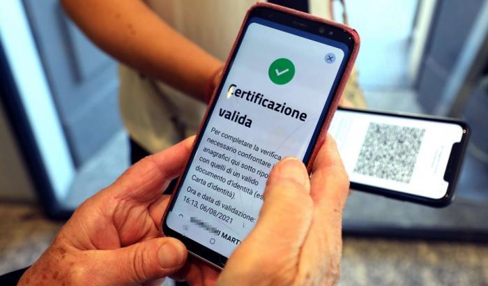 La doppiezza di Salvini: in commissione cultura la Lega vota contro il Green pass