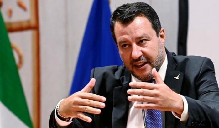 Salvini mastica amaro sul green pass e dice cose non vere: "Negli altri paesi Ue il dibattito non esiste..."