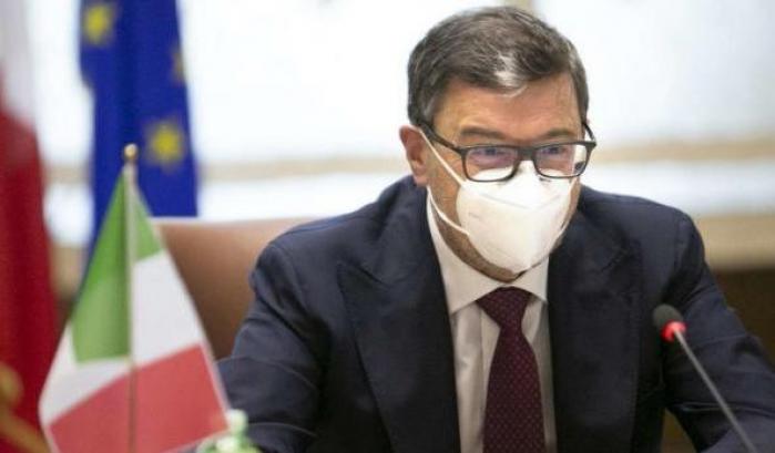 Giorgetti sempre più distante da Salvini risponde sul Green pass: "Unica soluzione per riaprire"