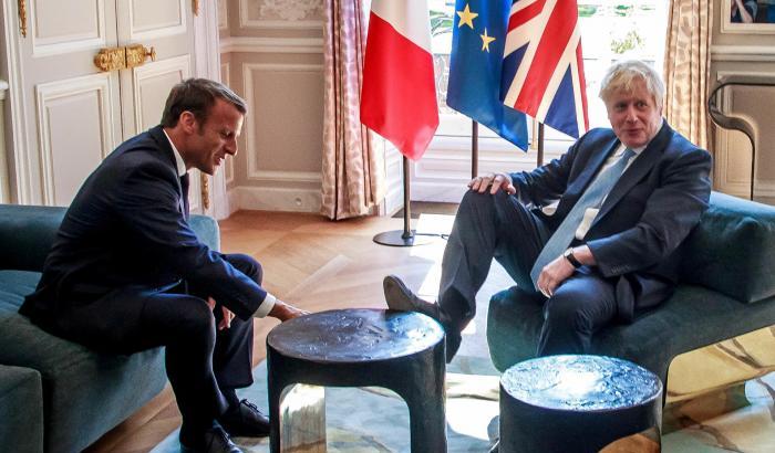 Johnson prova a ricucire con Macron dopo il patto Aukus: “L’amore per la Francia è inestirpabile”