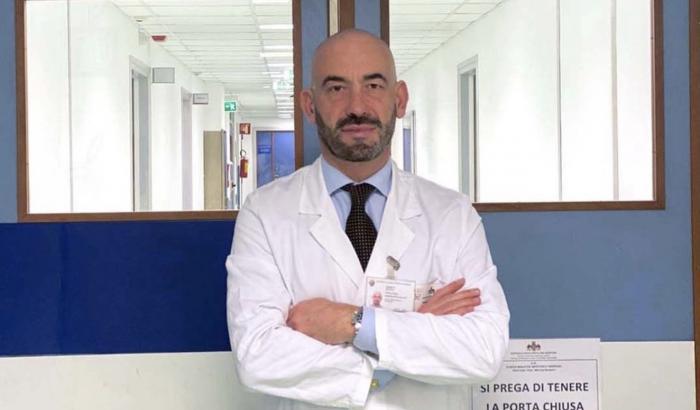 Bassetti: "Omicron sta già rendendo il virus endemico"