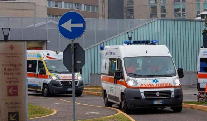 Rissa in strada nel Milanese: giovane di 22 anni perde la vita, grave un altro minorenne