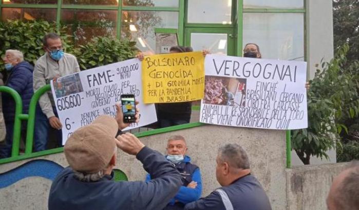 Proteste per la cittadinanza onoraria a Bolsonaro ad Anguillara Veneta