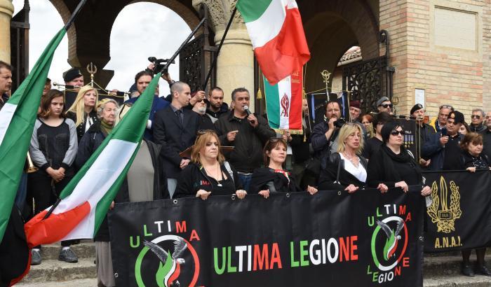 Anche quest'anno ai fascisti viene permesso di andare a Predappio per commemorare Mussolini