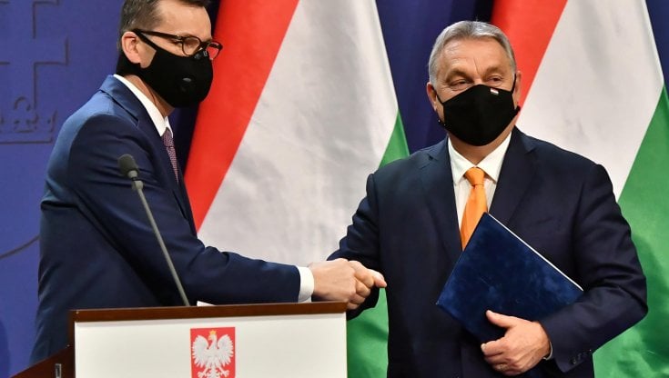 L'Ue verso la bocciatura dei ricorsi di Polonia e Ungheria: "Violano lo stato di diritto, stop ai finanziamenti"