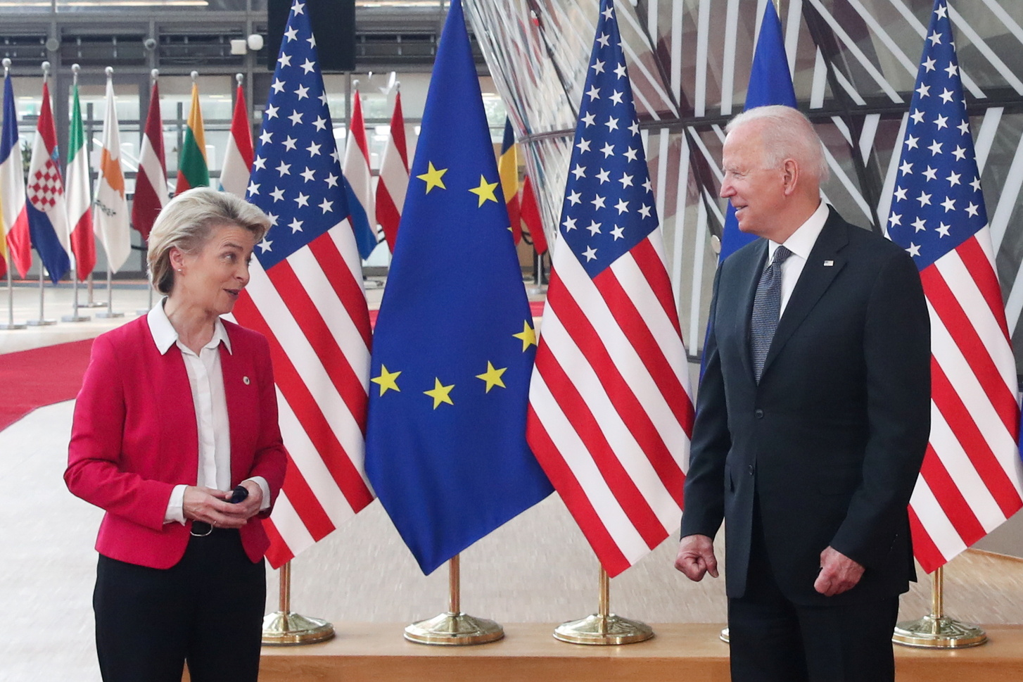 Al summit per la democrazia tra Ue e Usa è stata esclusa l'Ungheria: imbarazzo a Bruxelles