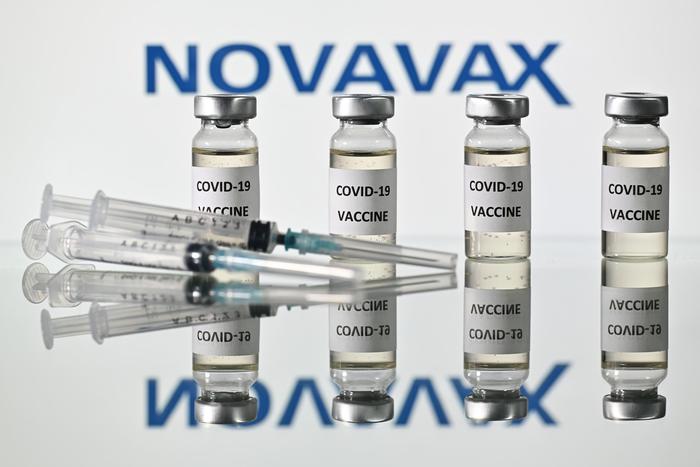 L'Ema approva il Novavax: è il quinto vaccino contro il Covid-19