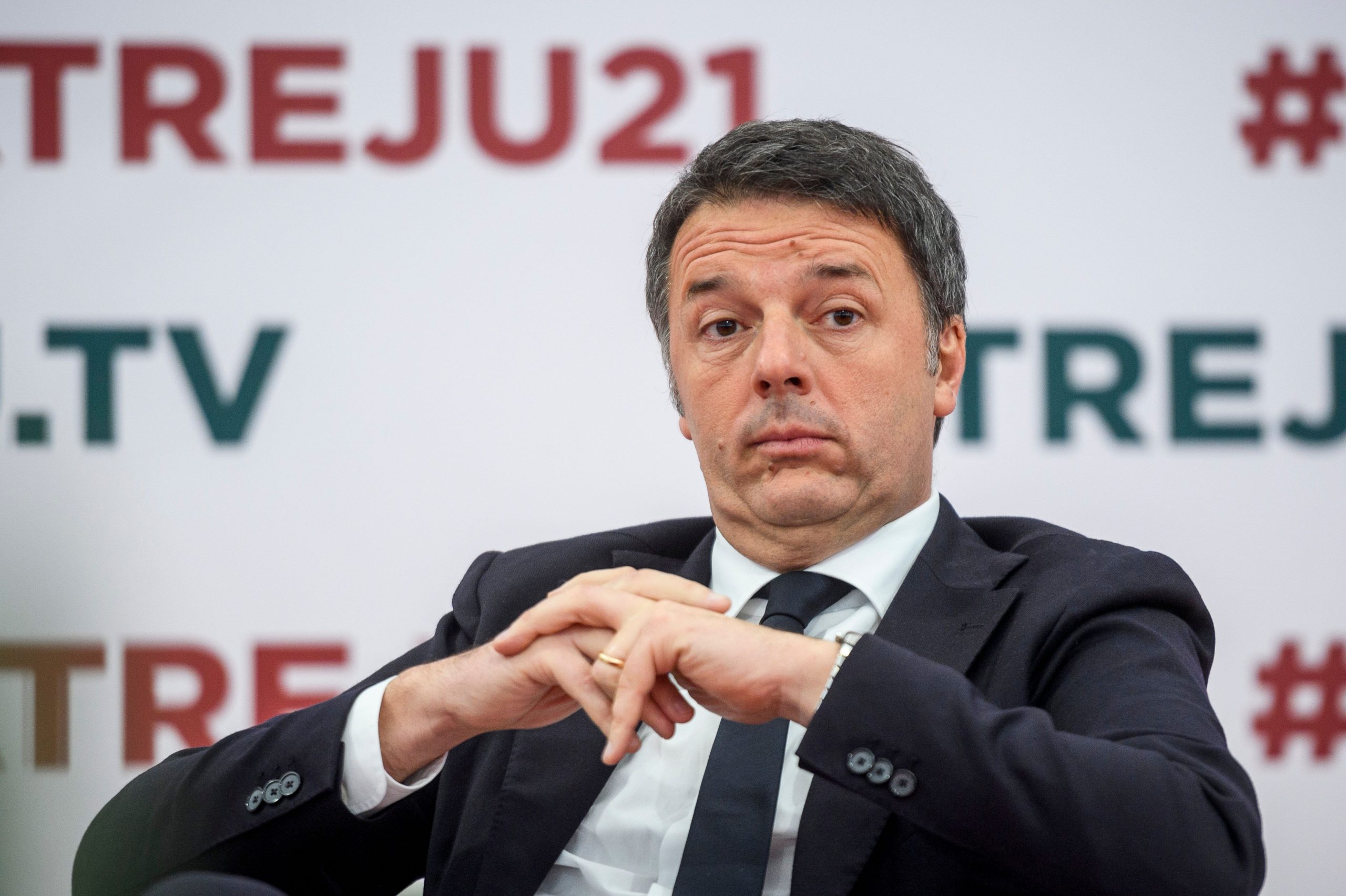 Renzi presenta il candidato anti-Pd: "Votate Valerio Casini, Cecilia D'Elia è molto di sinistra"