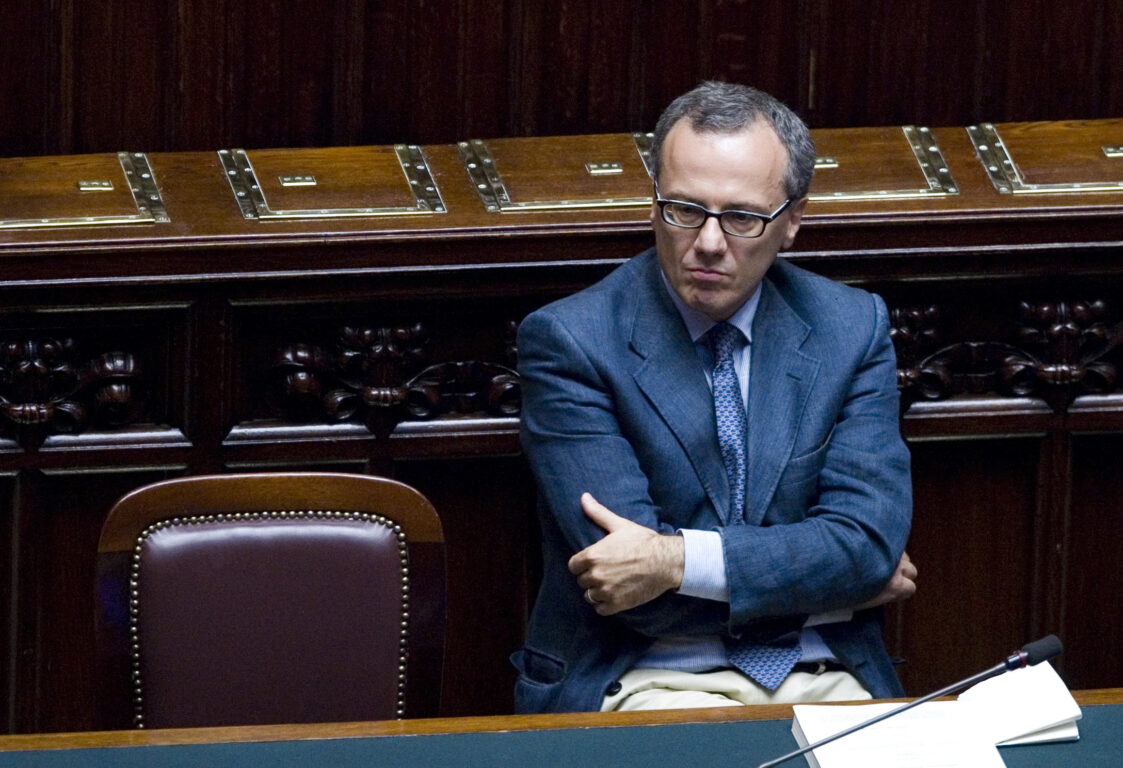 Elio Vito: “Forza Italia è contro il salario minimo perché ci vuole subalterni a Confindustria”