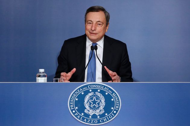 La condanna di Draghi: "Dai No Vax dipendono gran parte dei nostri problemi"