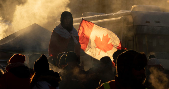 Proteste No Vax a Ottawa, Trudeau chiede l'intervento dei federali: "Non possono bloccare la nostra vita"
