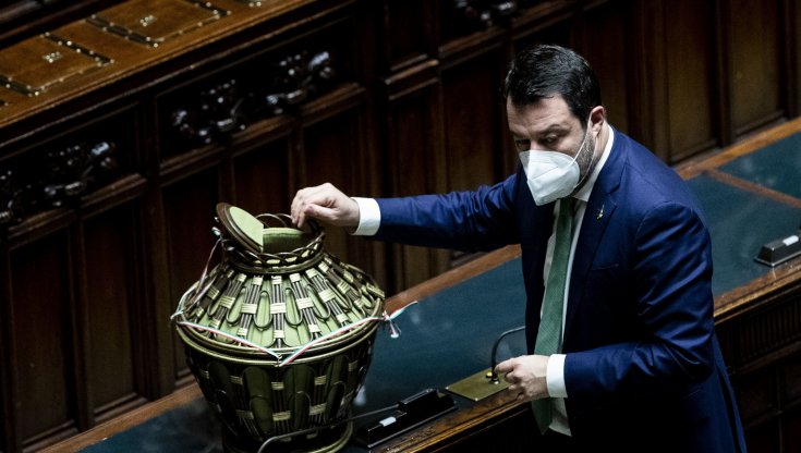 Salvini: "Il centrodestra non c'è più ma non può rinascere con  Renzi e Mastella"