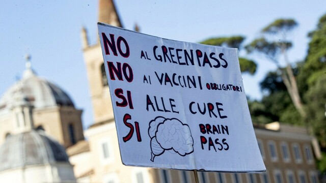La Questura vieta il raduno di no-vax e fascisti ai Pratoni del Vivaro
