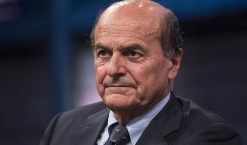 Pd, l'apertura di Bersani: "Se diventa un partito di sinistra moderno ritorno"