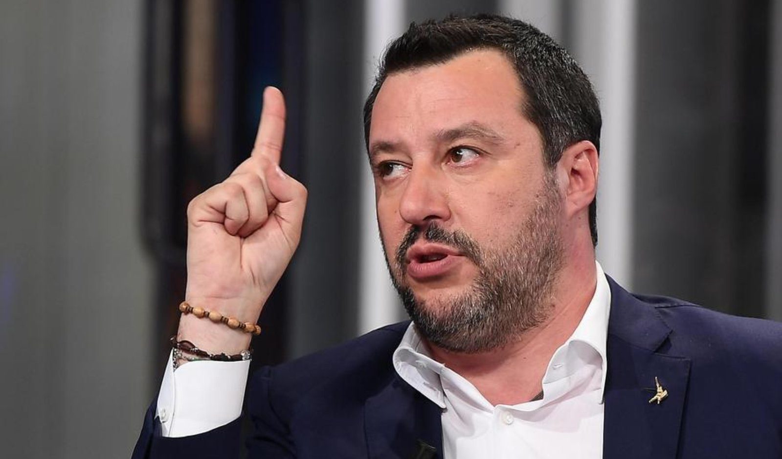 Salvini come un disco rotto: "Il Governo deludente sugli sbarchi, ma non voglio farlo cadere"