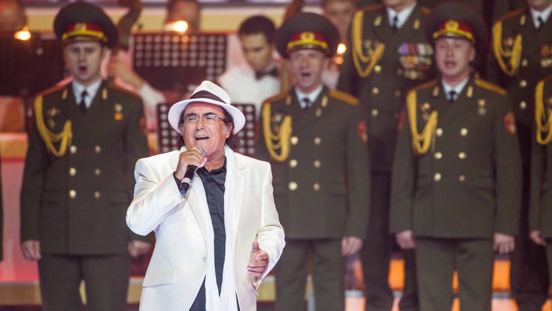 Al Bano attacca ancora Putin: "Vedere distrutto il teatro di Mariupol dove ho cantato fa male"