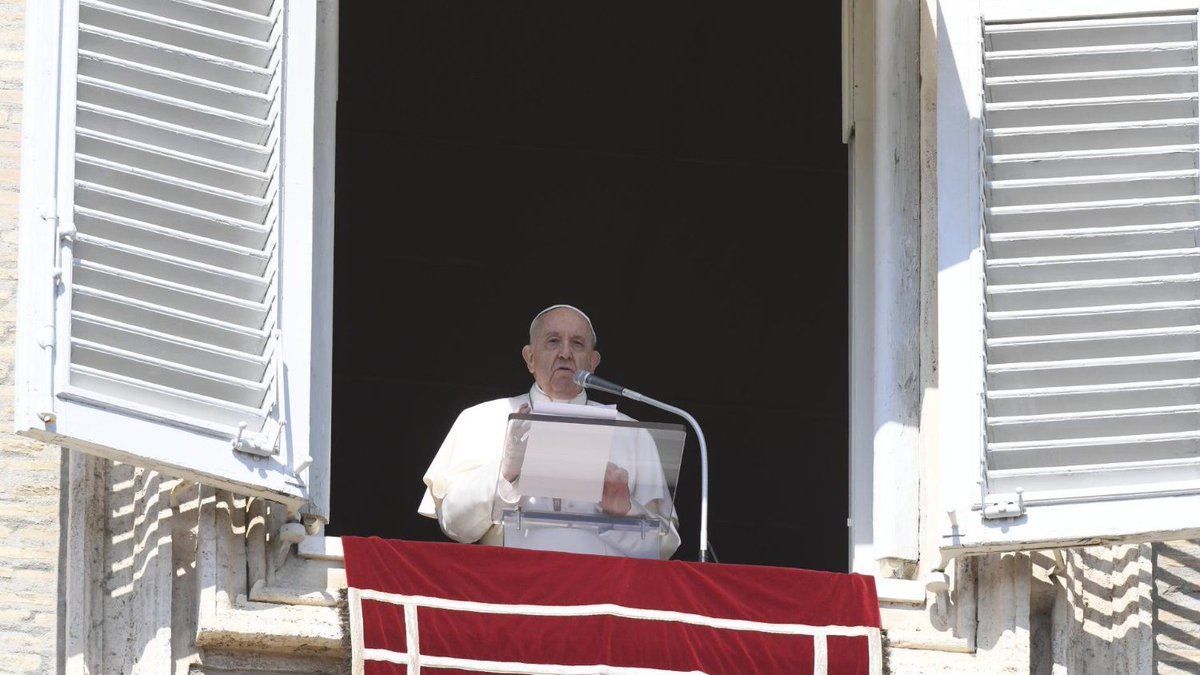 Ucraina, papa Francesco: "Si uccidono bambini, nel nome di Dio fermate questo massacro"