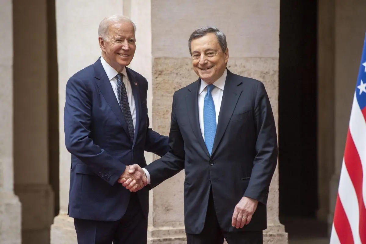 Draghi dagli Usa: "Un Piano Marshall per ricostruire l'Ucraina, dobbiamo fare di tutto per la pace"